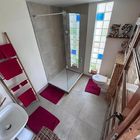 Le 52, A Country Bubble Holiday home
